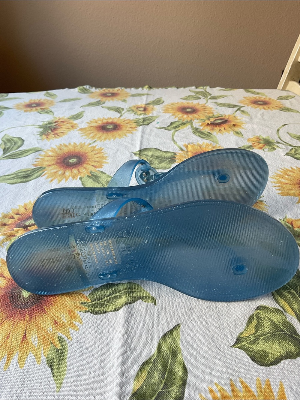 ♠️🩵♠️ KATE SPADE Kendall GLITTER Jelly T-Strap Sandal ♠️🩵♠️ NWT ♠️🩵♠️ - Picture 15 of 16